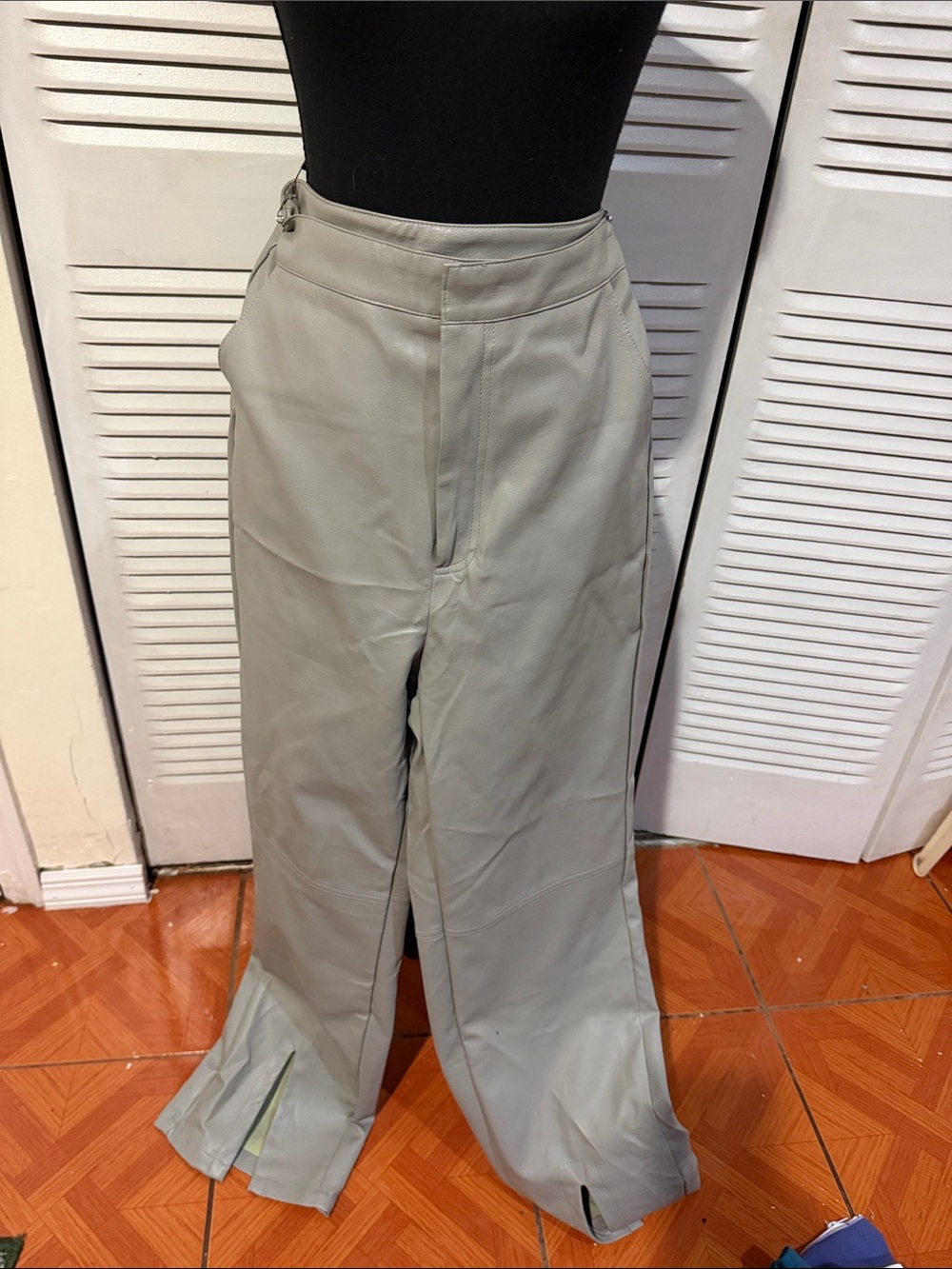 SHEIN Men's Wide-Leg High-Waist Dress Pants in Light Gray